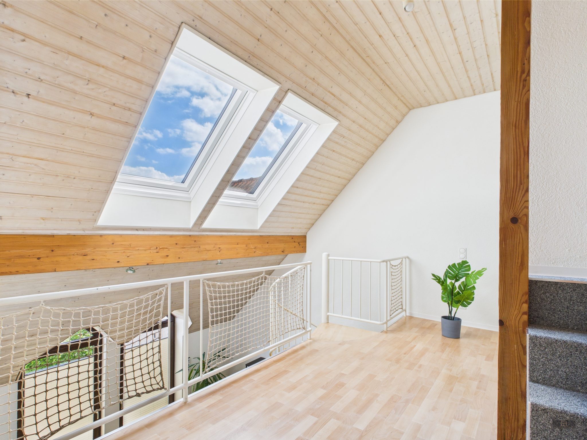 CAM04995G0-PR0022-STILL004