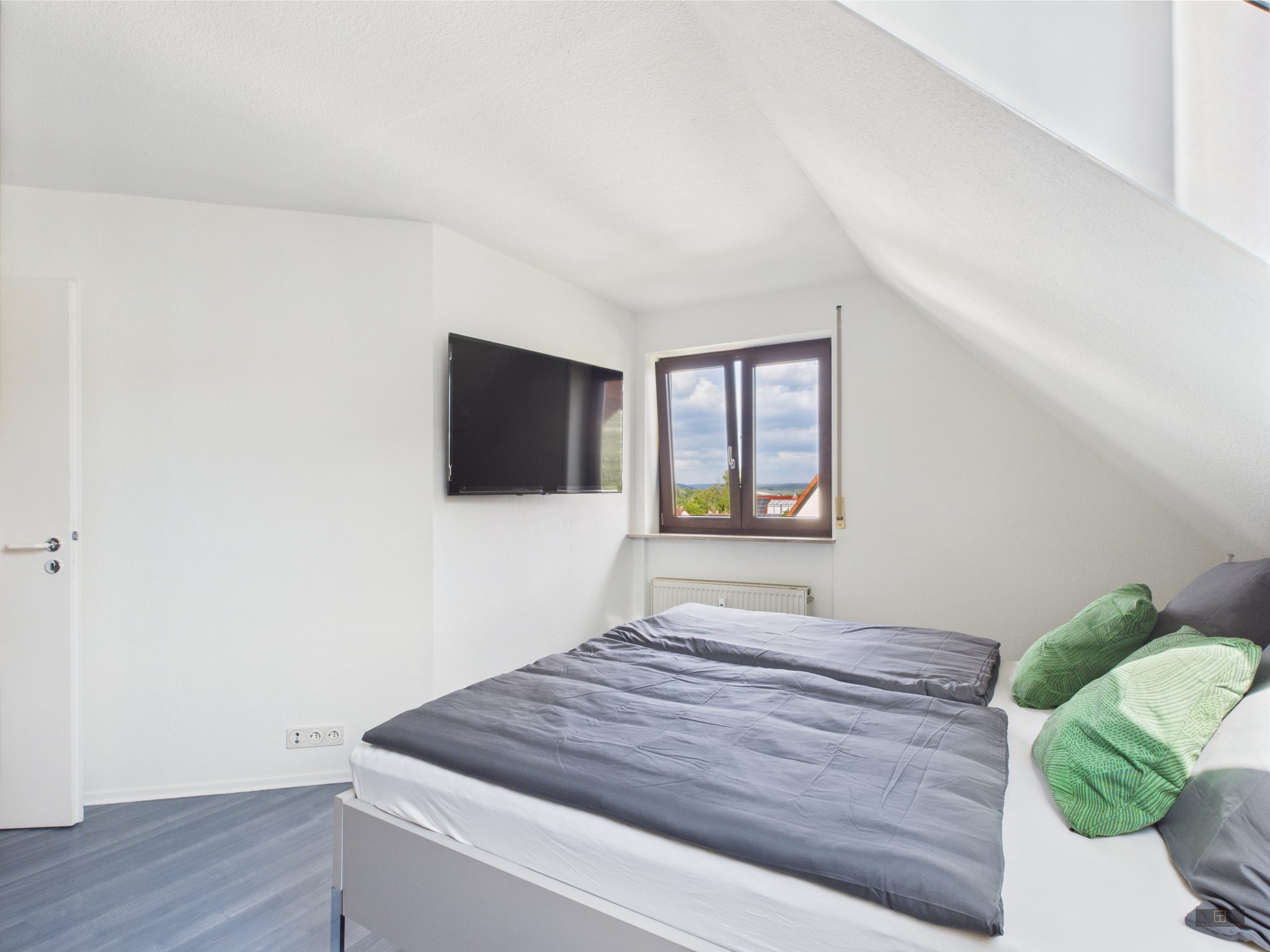 CAM04995G0-PR0022-STILL005