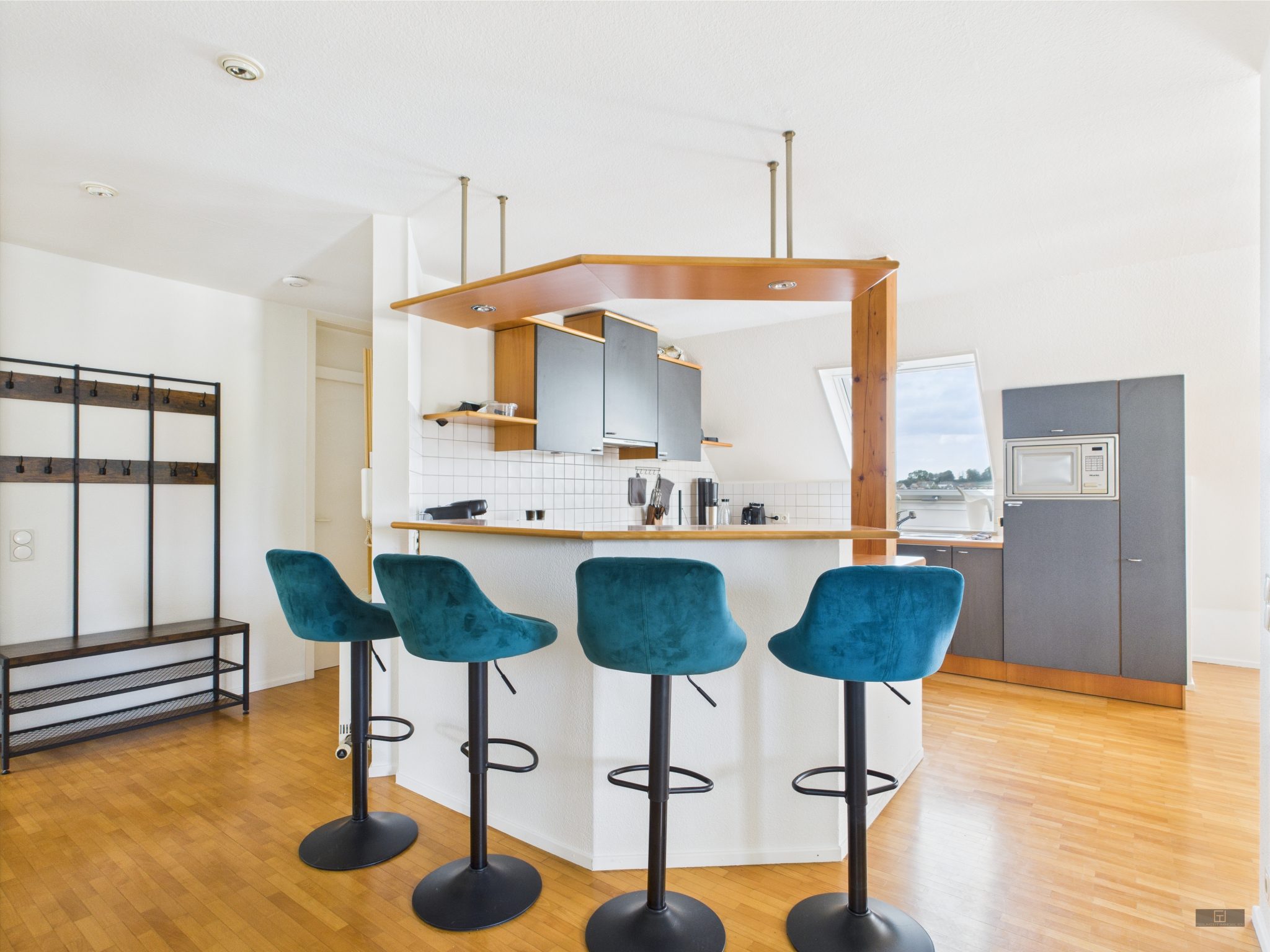 CAM04995G0-PR0022-STILL008