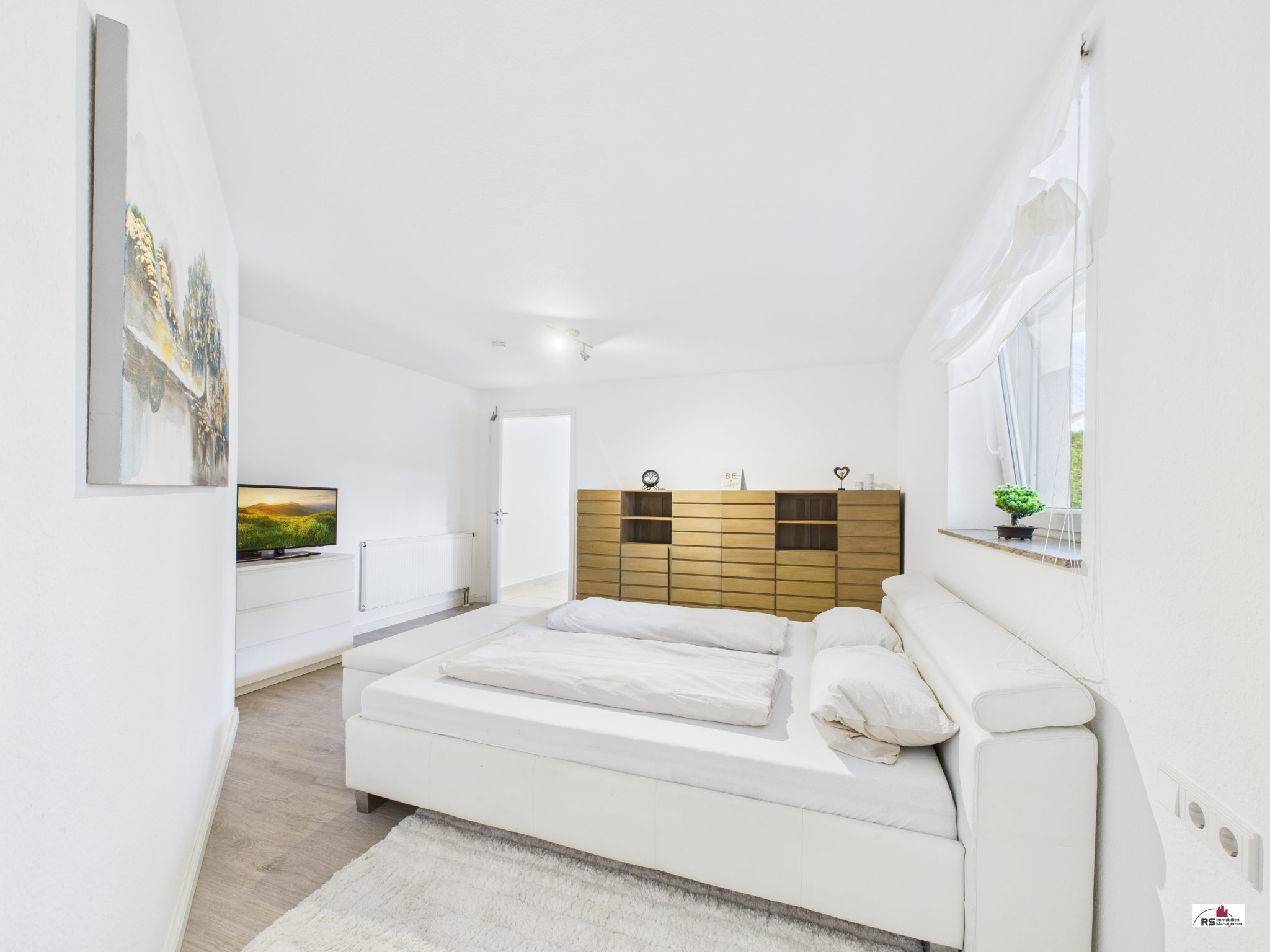 CAM04995G0-PR0048-STILL007